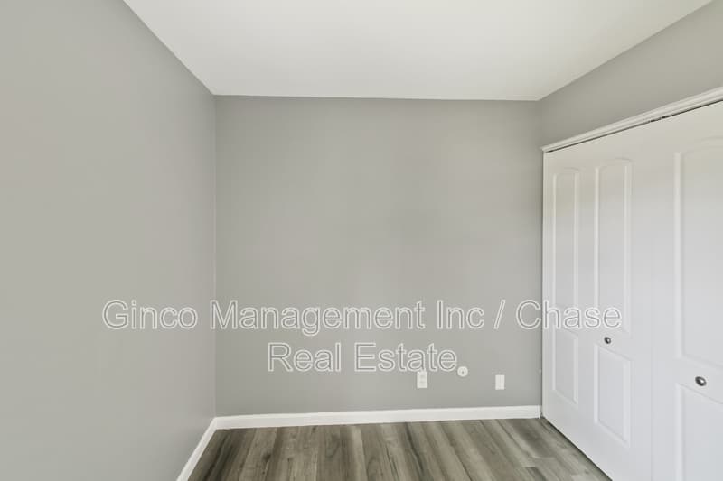Bolingbrook House: 164 Galewood Drive