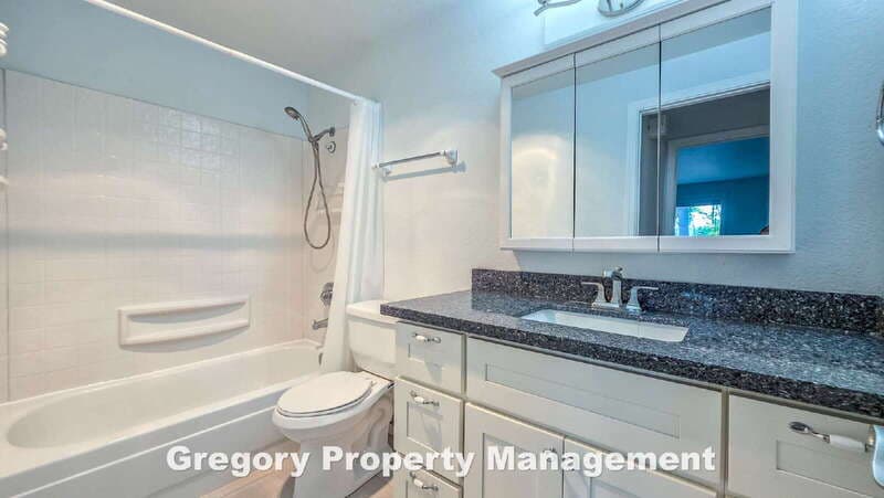 Redmond Condo: 9474 Woodinville Redmond Rd NE