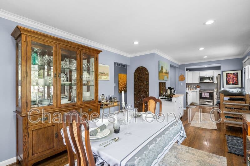 Silver Spring House: 3904 Lantern Dr