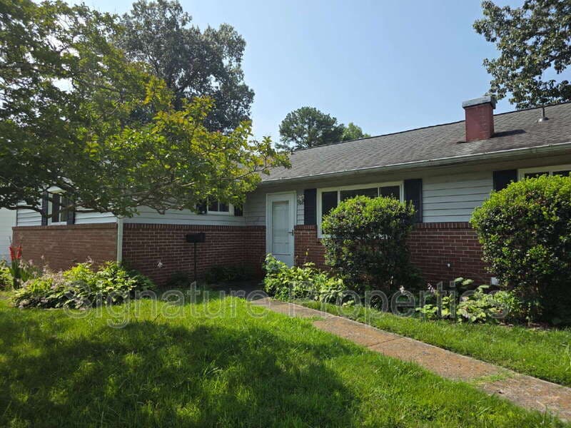 Virginia Beach House: 3825 Annie Ln