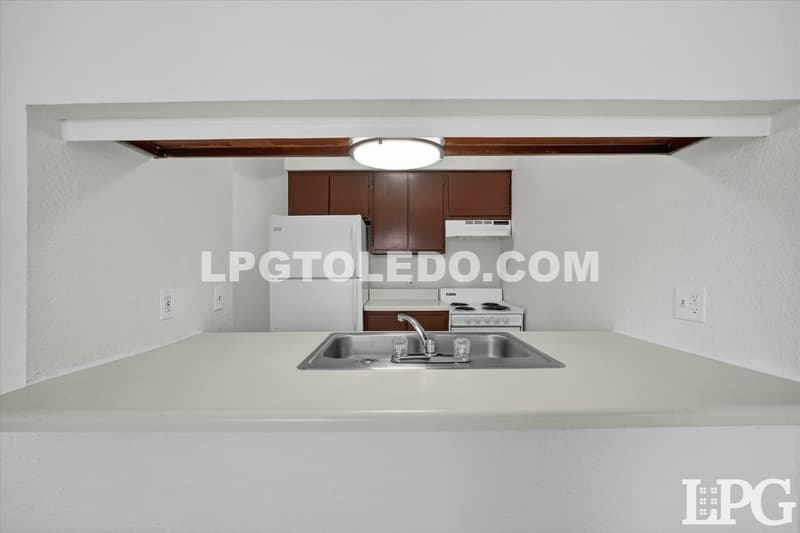 Toledo Condo: 1220 Bedford Woods Dr.-16