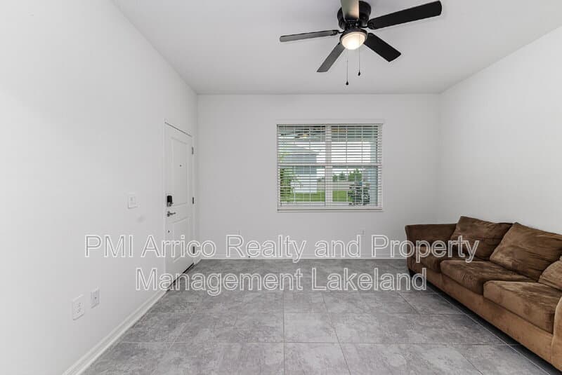 Winter Haven House: 1228 Tyler Lp