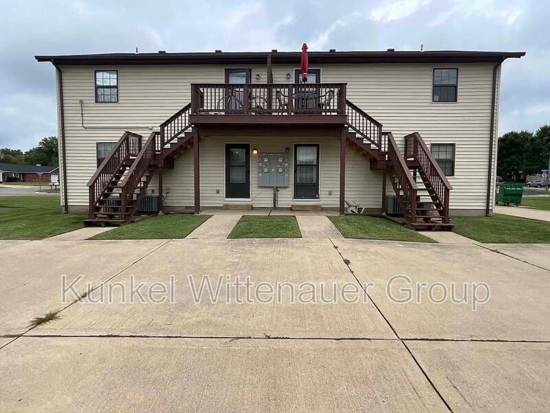 O'Fallon House: 921 Georgetowne Drive
