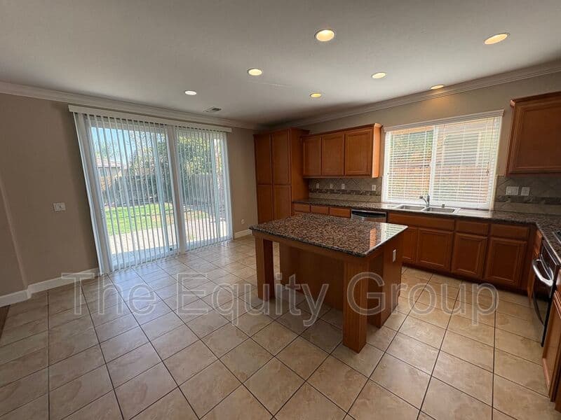 Visalia House: 3116 W Buena Vista