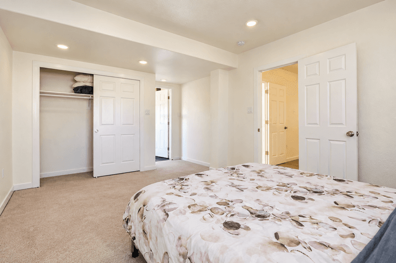 Aurora House: 4264 South Halifax Way