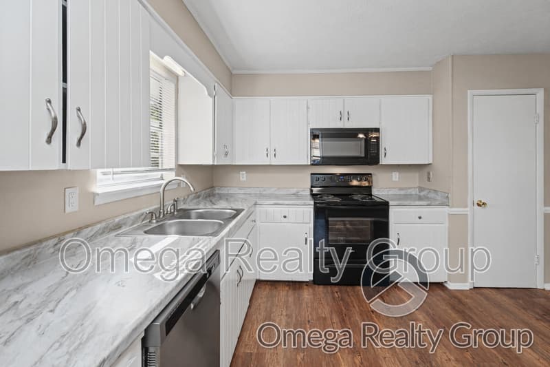 Anniston House: 1033 Old Mill Rd