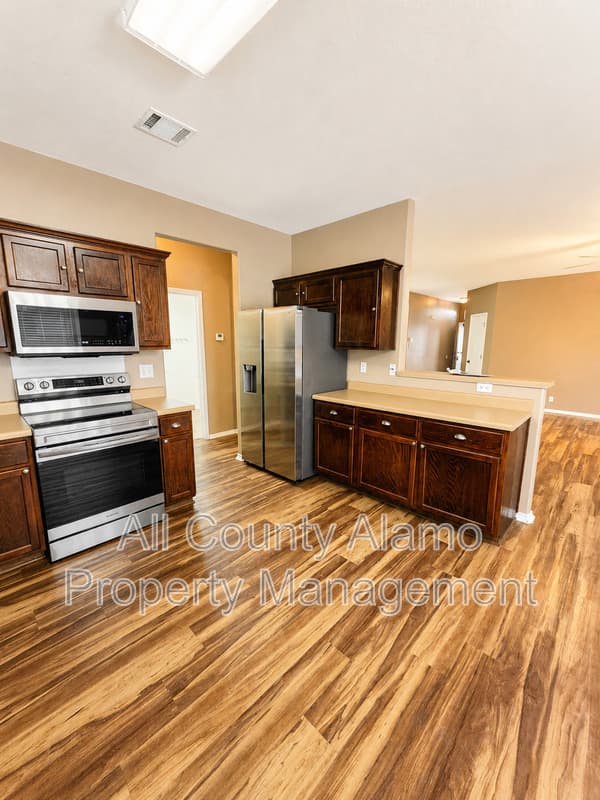 Selma House: 9006 Pinseeker