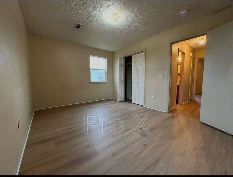 Washburn House: 111 Elm St #1-4