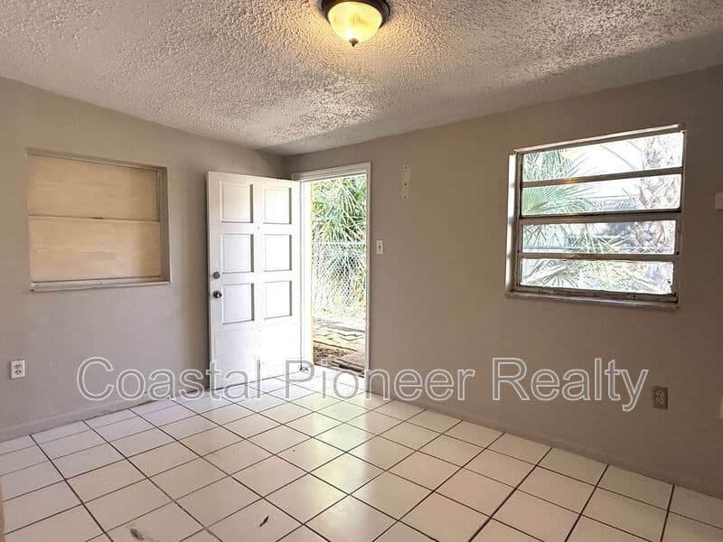 Tampa Condo: LO - 2106 N Himes Ave #3