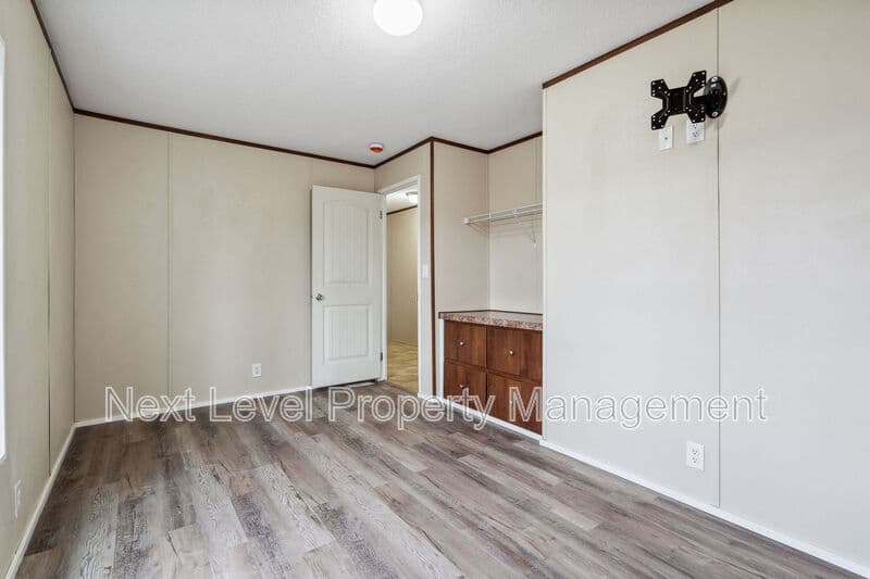 Kalispell House: 111 South Cedar Drive - 16