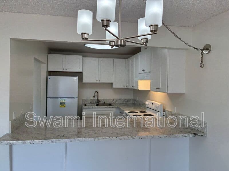 Garden Grove Condo: 13111 Magnolia St