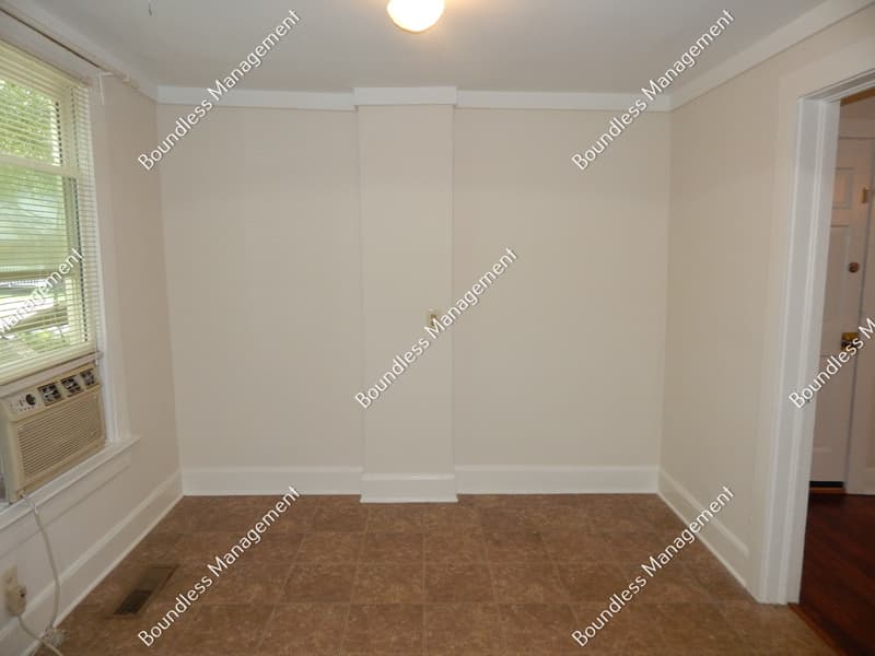 Atlanta House: 624 Waldo St SE