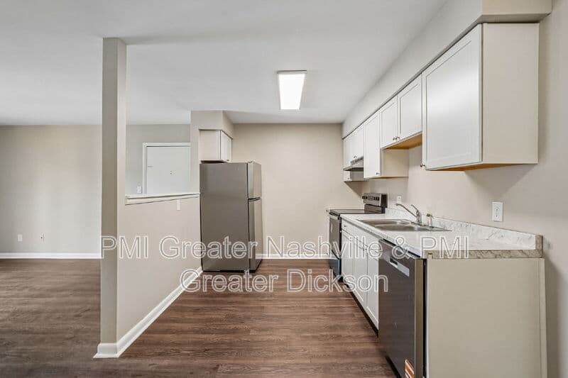 Dickson Condo: 405 Spring Street