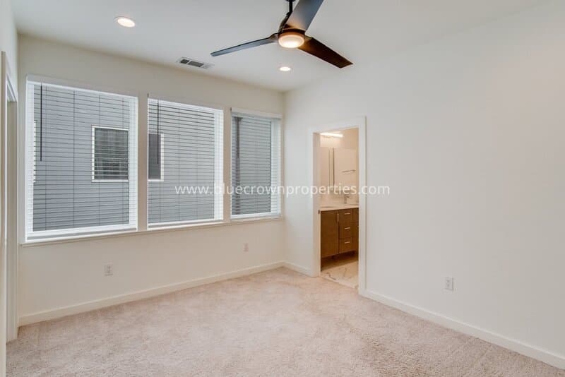 Dallas Townhome: 1515 S Akard St