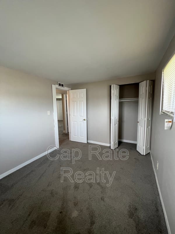 Columbus House: 3632 Cushing Dr