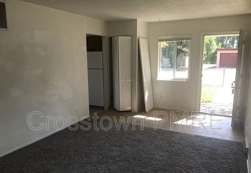 Evans Condo: 1233 - 1235 32nd Street - 1233