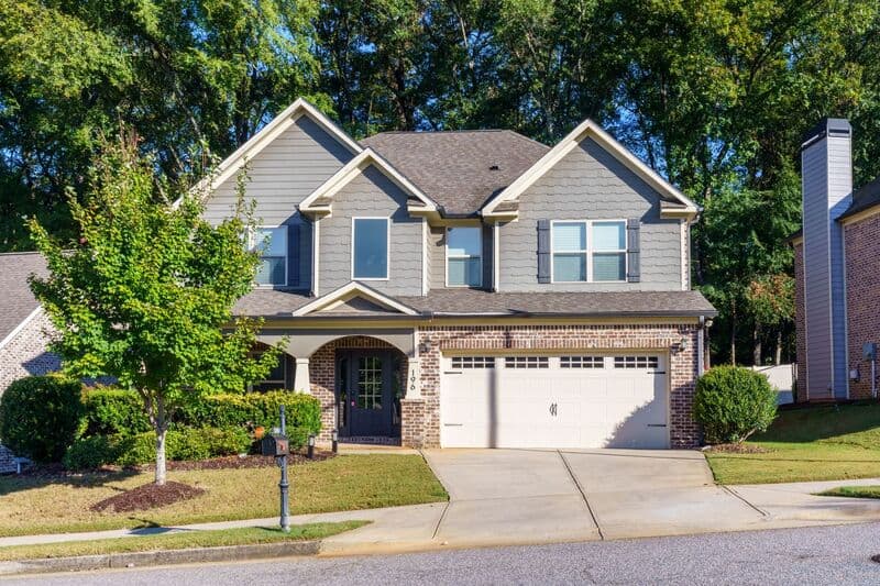 Athens House: 196 Towns Walk Drive