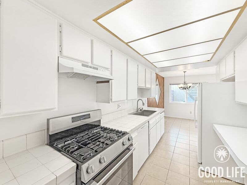 Garden Grove House: 5848 Chapman Ave