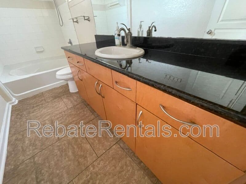 Jacksonville Condo: 8290 Gate Parkway W