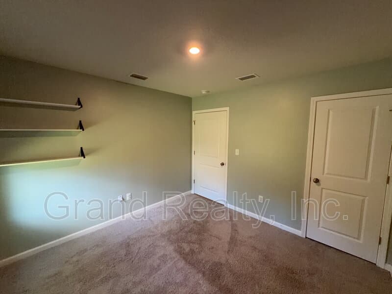 Jay House: 1919 Pineview Church Road