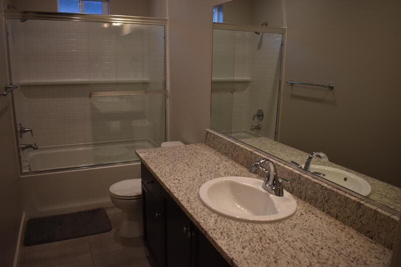 Madera House: 610 Wood Crest Avenue