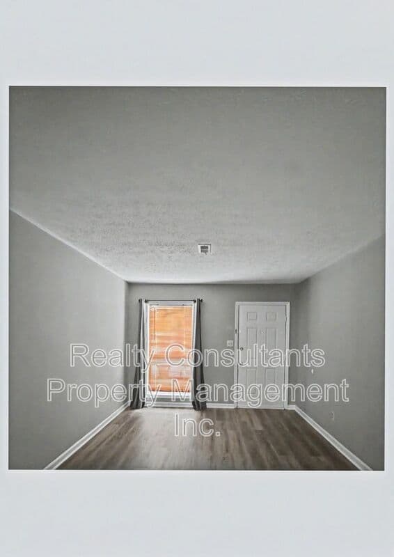 Fayetteville House: 5916 Aftonshire Drive
