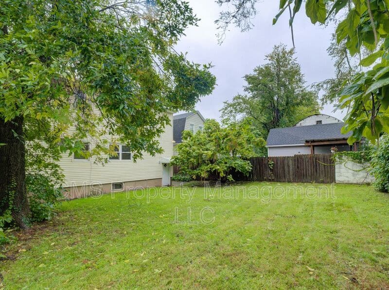Vauxhall Condo: 287 Montclair Avenue