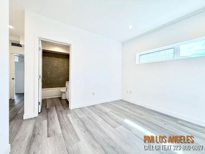 Los Angeles Condo: 1258 Leighton Avenue