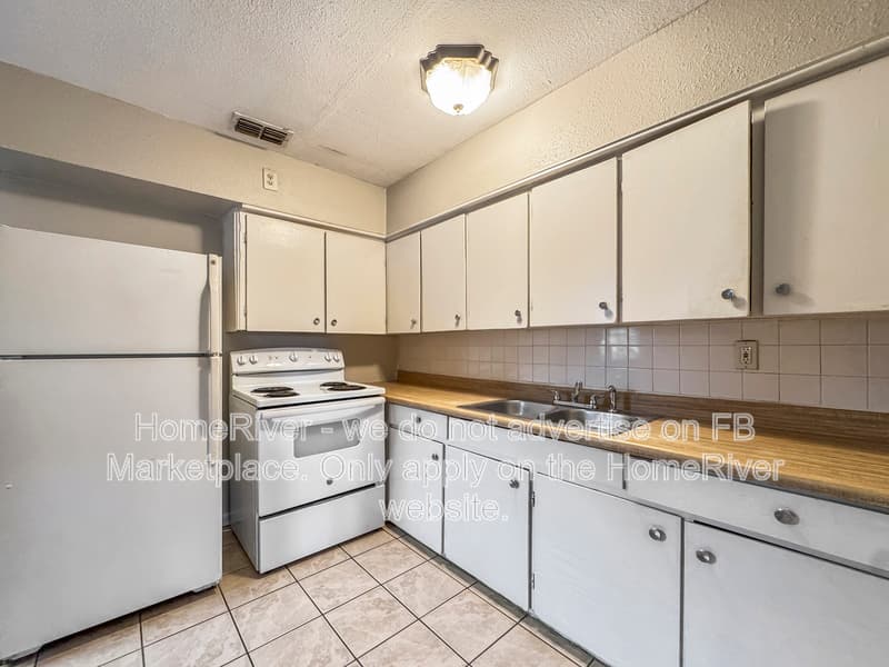 Tampa House: 1512 W Comanche Ave