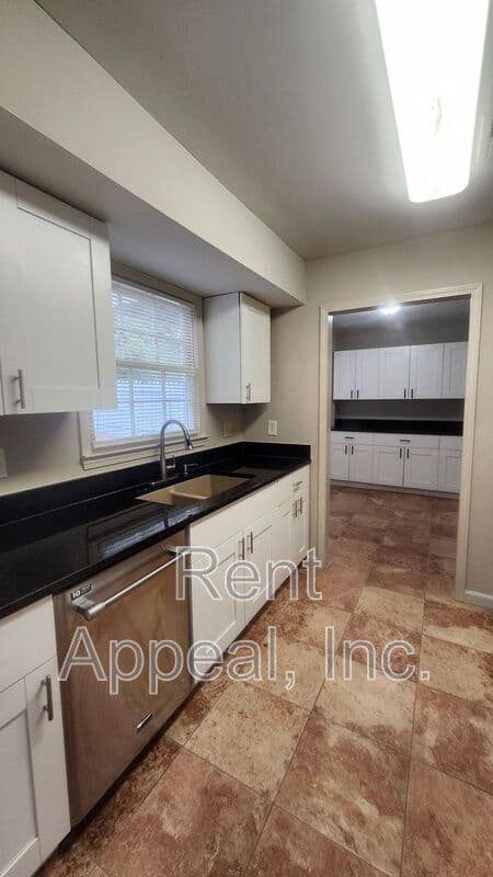 South Fulton House: 505 San Remo Ct