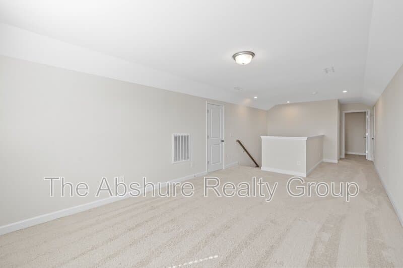 Fuquay-Varina House: 1511 Woodland Knoll Court