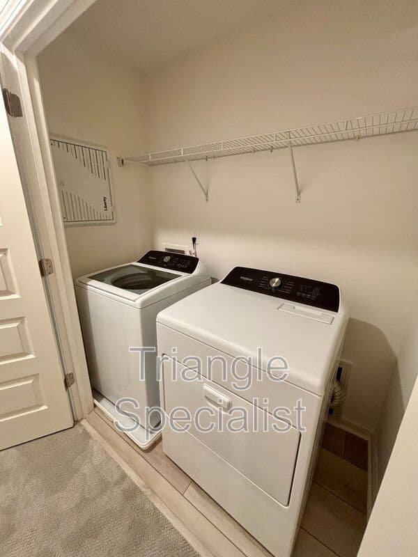 Wake Forest House: 10514 Brookside Reserve Road