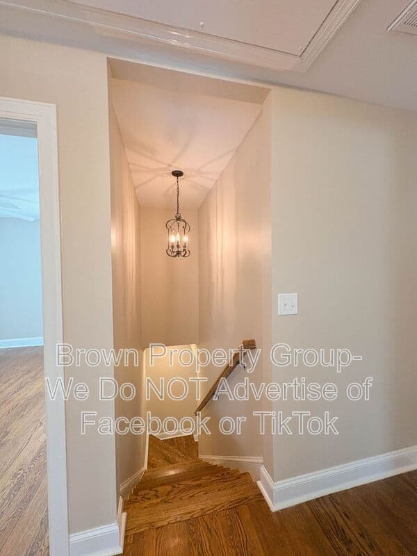 Fayetteville House: 1601 Ft. Bragg Rd