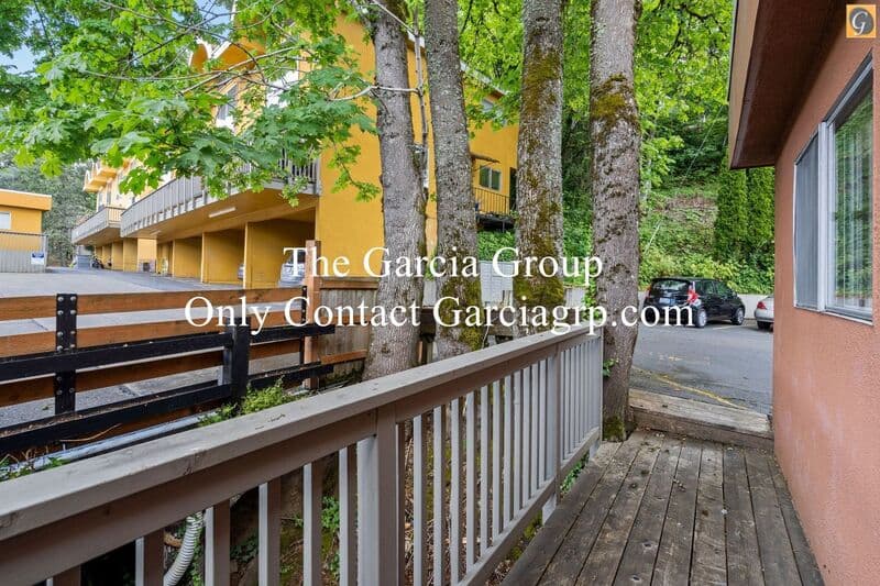 Portland Condo: 843 SW Broadway Dr.