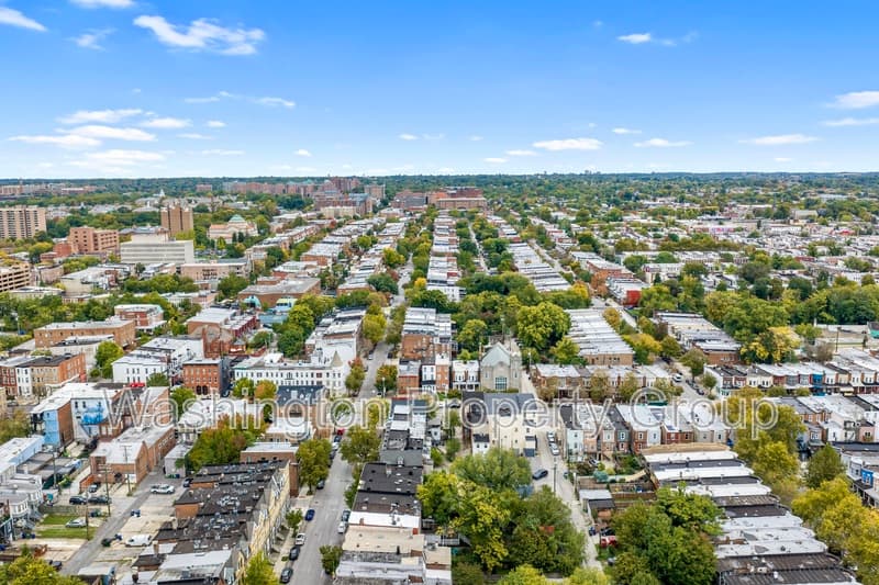 Baltimore House: 206 E 25th St