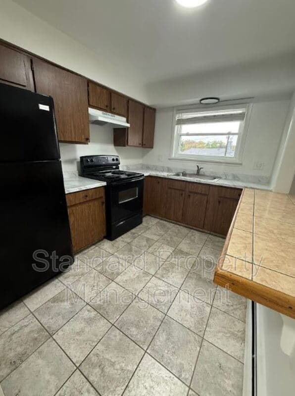Rochester Condo: 2608 Dewey Ave (Apt 7)