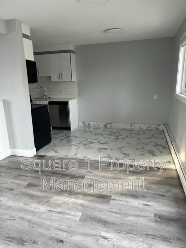 Edmonton Condo: 11045-128 Street