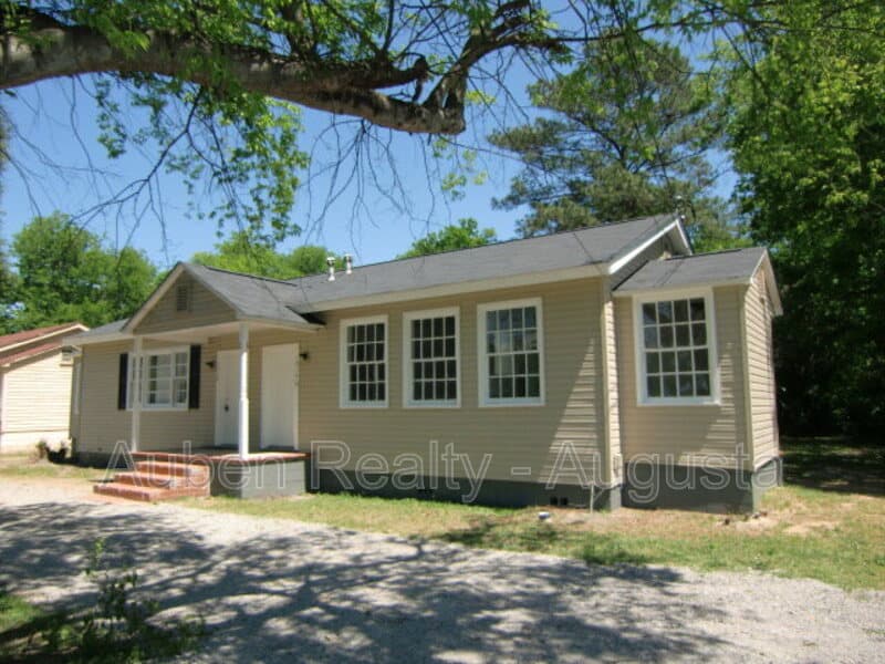 Augusta House: 1914 1/2 Kratha Drive