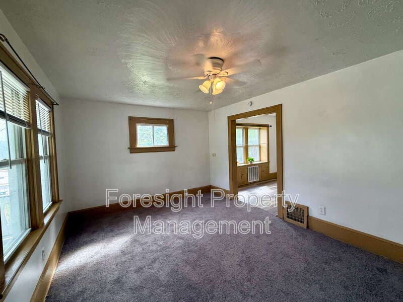 Akron House: 692 West Thornton Street