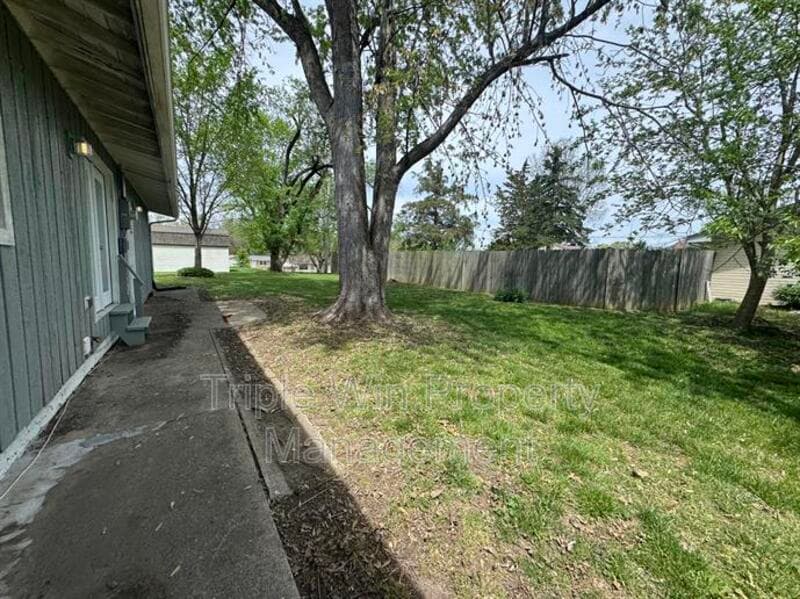 Saint Charles House: 710 Jungs Station Rd