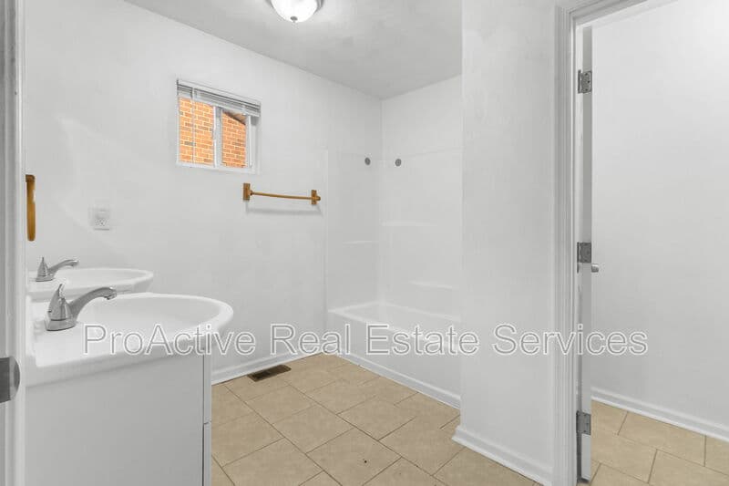 Norfolk House: 905 Tifton Street