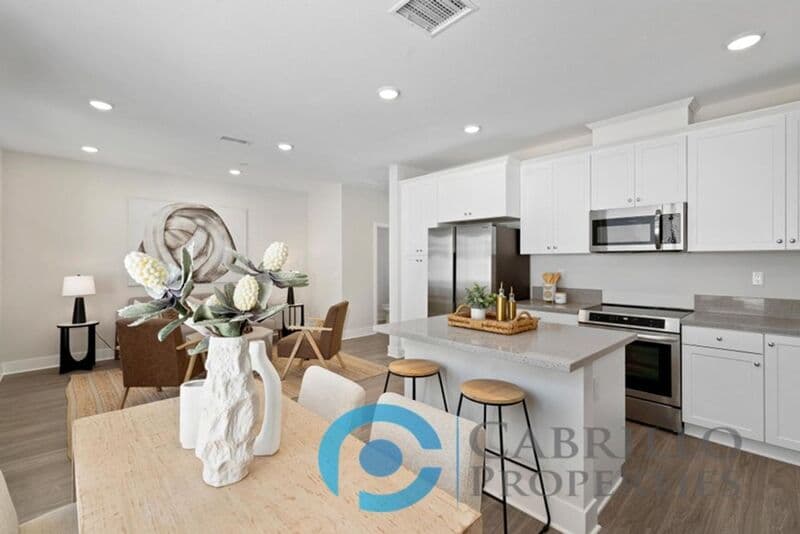 San Diego Apartment: 1695 Saturn Blvd