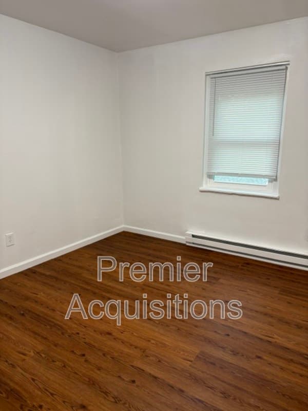 Belleville Condo: 307 N 45th St