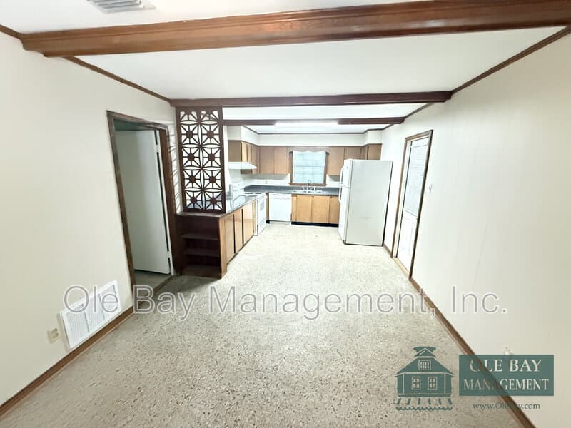 Mobile House: 320 Syracuse Street