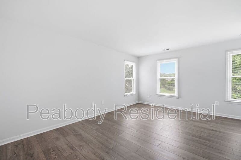Great Falls House: 10609 Oxford Ct