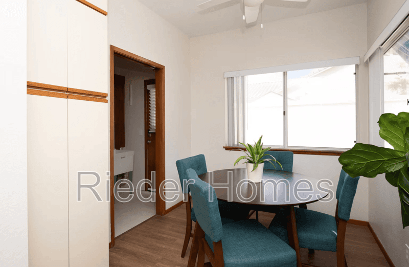 Oceanside House: 1606 Hackamore Rd
