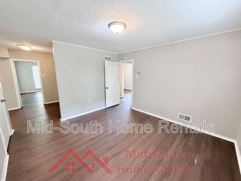 Memphis House: 729 Blackstone Ln