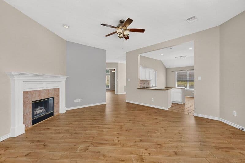 Frisco House: 10201 Max Lane