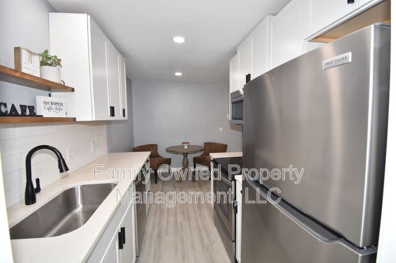 Summerville House: 113 Susan Drive