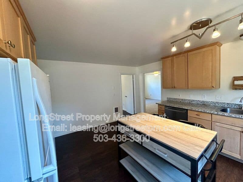 Portland Condo: 4848 SE Bybee Blvd